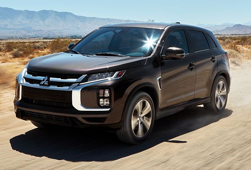 The company promises that the SUV will be able to cover a range of up to 70 km in full electric mode.
This time, the Outlander will also receive an updated version of the Super All-Wheel Control (S-AWC) technology.