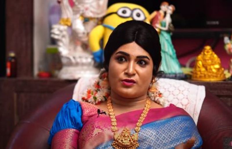 జబర్దస్త్ లోకి వచ్చి ఆరేళ్లు అవుతుంది. క్రమక్రమంగా ఎదుగుతూ వస్తున్నాడు. `జబర్దస్త్` షోతో పాటు సినిమాల అవకాశాల కోసం వెయిట్ చేస్తున్నాడు. ఈ సందర్భంగా హరి ఓ ఇంటర్వ్యూలో పాల్గొని ఇంట్రెస్టింగ్ విషయాలను వెల్లడించాడు.