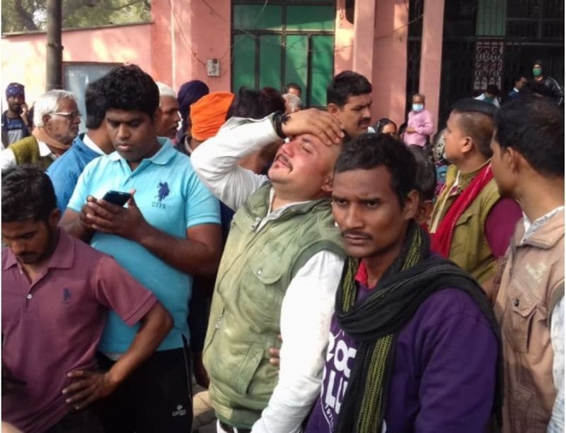एसपी राज करन नय्यर ने घटना की जानकारी देते हुए कहा कि आरोपी ने रात में पेट दर्द की शिकायत किया था, जिसपर उसे बक्शा स्थित पीएचसी ले जाया गया। जहां प्राथमिक इलाज के बाद जिला अस्पताल रेफर कर दिया गया था। यहां चिकित्सकों ने मृत घोषित कर दिया।