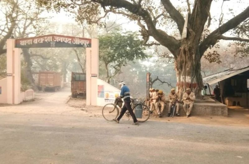 एसपी के मुताबिक आरोपी की मौत पुलिस की अभिरक्षा में हुई है, इसलिए वीडियोग्राफी की निगरानी में उसका पोस्टमार्टम कराया जा रहा है। साथ मामले की जांच कराने के आदेश दिए गए हैं। जांच प्रभावित न हो के कारण एसओ बक्शा सहित तीन पुलिस कर्मियों को निलंबित कर दिया गया है।