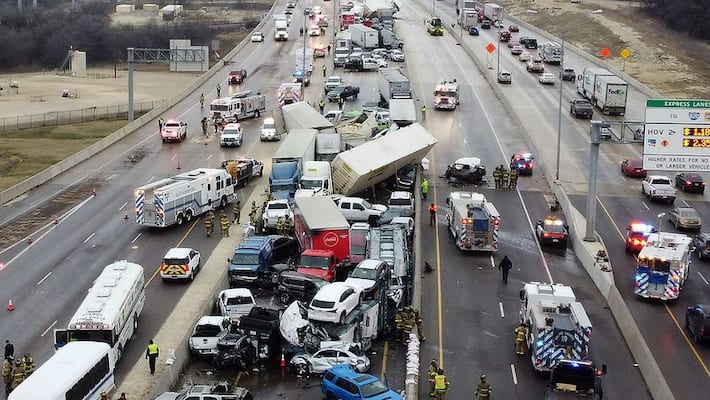 133 vehicles crash into each other 133 vehicles crash into each other