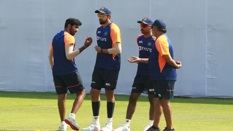 मैच से पहले भारतीय टीम के सभी खिलाड़ी नेट्स पर प्रैक्टिस कर पसीना बहा रहे हैं, क्योंकि वह पहले टेस्ट वाली गलती दोहराना नहीं चाहते हैं। बता दें कि भारत को वर्ल्ड टेस्ट चैम्पियनशिप के फाइलन में पहुंचने के लिए यह मैच हर हाल में जीतना होगा।