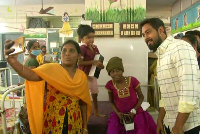 bigg boss aari celebrate his birthday with Cancer affected kids