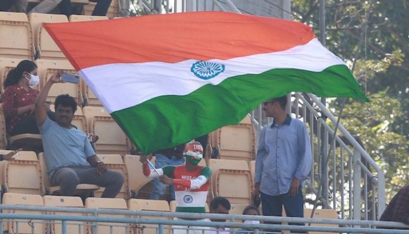 రెండో టెస్టు ఆరంభానికి ముందు కూడా తాను బ్యాటింగ్లో మరింత ఘోరంగా ఫెయిల్ అవ్వడం లేదని చెప్పిన అజింకా రహానే, గత 10 ఇన్నింగ్స్లు చూస్తే తాను బ్యాటింగ్లో చేసిన పరుగులు చూడొచ్చని చెప్పాడు. చెప్పి మరీ మంచి ఇన్నింగ్స్తో కమ్బ్యాక్ ఇచ్చాడు రహానే...
