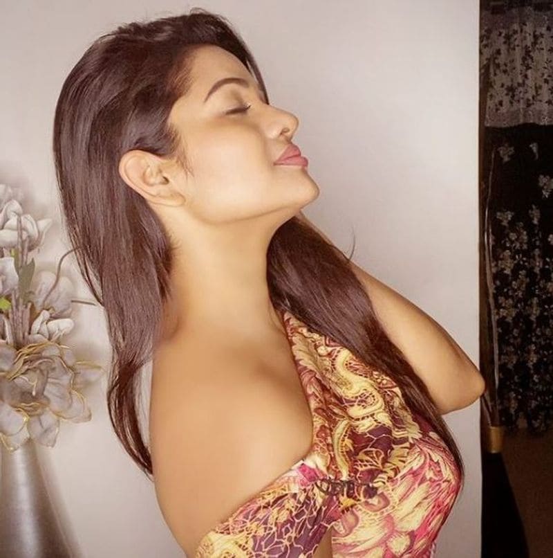 பார்க்க பார்க்க கொள்ளை அழகு 
