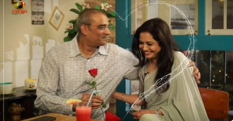 రామ్ ఫోన్ లో ఇంకేటి చెప్పు... అని అడుగుతుంటే.. తనకు ఏమి చెప్పాలో అర్థం అయ్యేది కాదని సునీత సిగ్గుపడుతూ చెప్పారు.