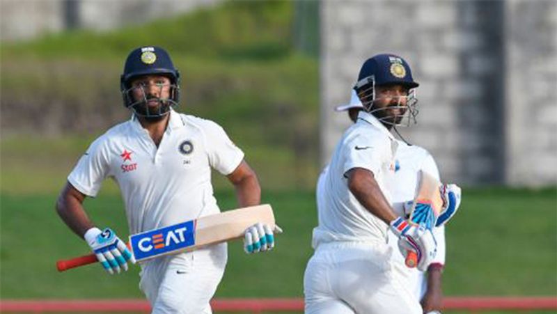 इंग्लैंड के खिलाफ दूसरे टेस्ट में शुरुआती झटके के बाद भारत ने अपनी पारी संभाली और टीम के सलामी बल्लेबाज रोहित शर्मा ने एक बार फिर अपने बल्ले से कमाल करके दिखाया।