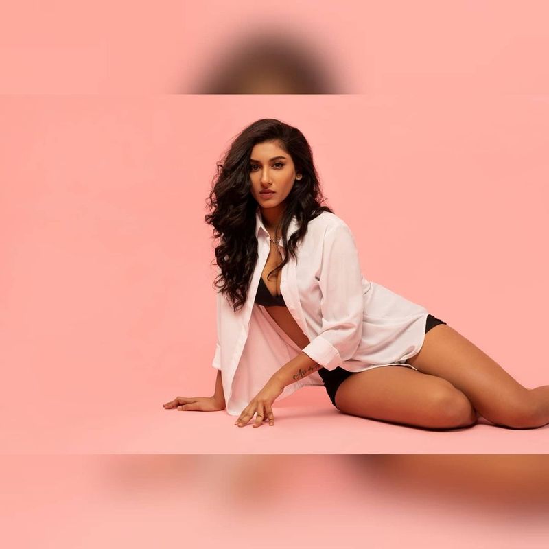 anchor vishnu priya jaw dropping hot damn poses sets fire to internet look at her latest clicks