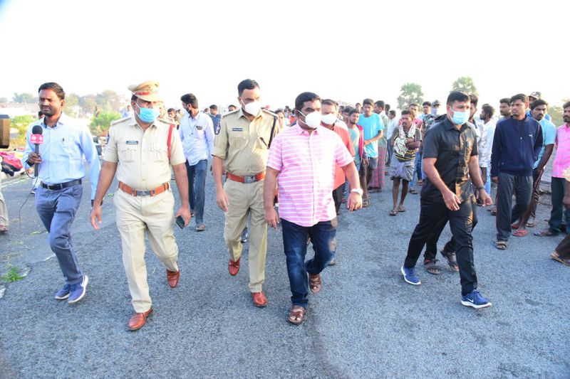 కర్నూల్ రోడ్డు ప్రమాదం... సంఘటనా స్థలంలో దృశ్యాలు