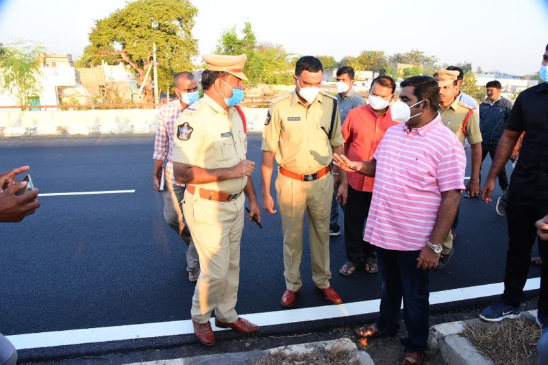 కర్నూల్ రోడ్డు ప్రమాదం... సంఘటనా స్థలంలో దృశ్యాలు