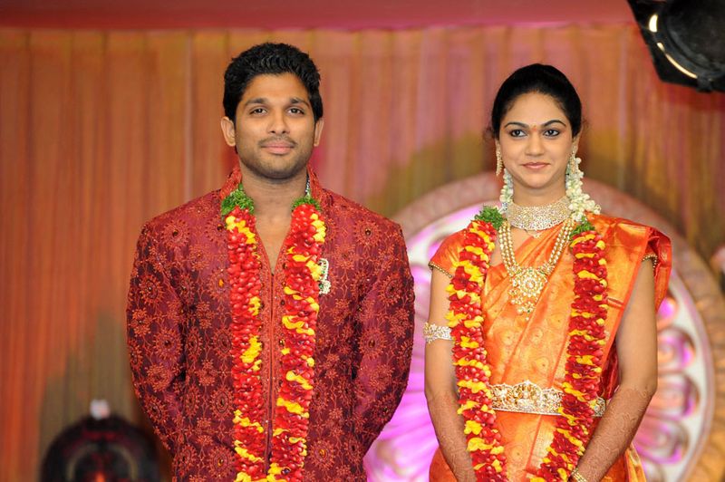 స్టయిలీష్ స్టార్ అల్లు అర్జున్.. స్నేహారెడ్డిని పెద్దలు కుదిర్చిన వివాహంగా చేసుకున్నారు. కానీ అంతకు ముందు వీరిద్దరి మధ్య లవ్స్టోరీ సాగిందట.
