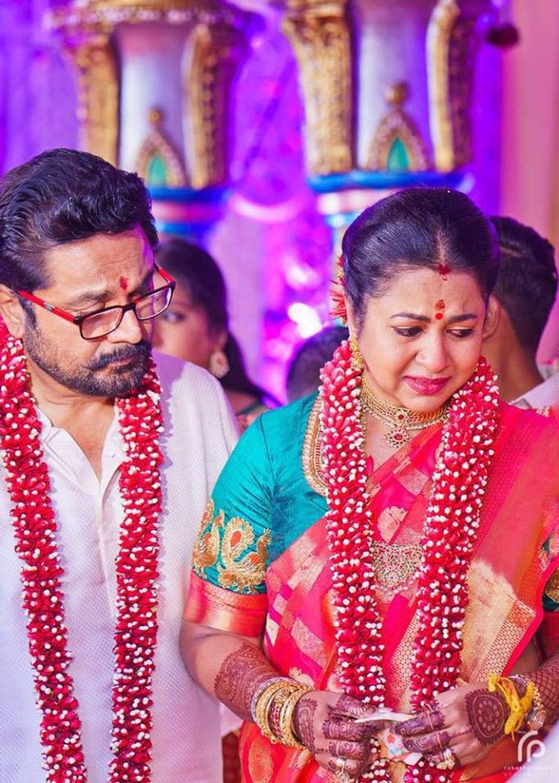 సీనియర్ నటి, నటుడు శరత్ కుమార్ని ప్రేమించి పెళ్లి చేసుకున్నారు. అంతకు ముందు వీరిద్దరు మ్యారేజ్లు చేసుకుని విడాకులు తీసుకున్నారు.