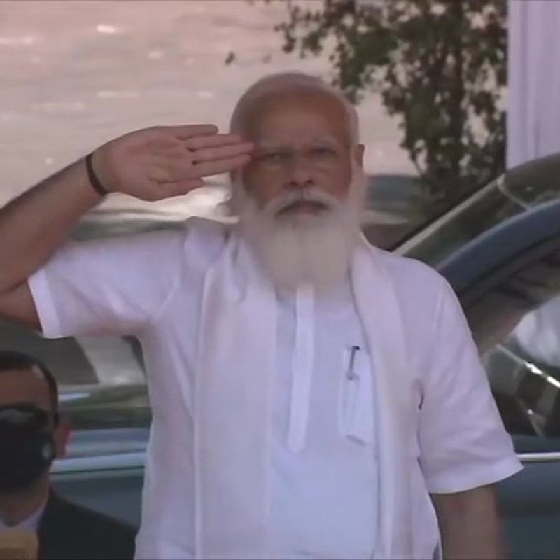 అర్జున్ యుద్ధ ట్యాంక్ సైన్యానికి అప్పగింత కార్యక్రమంలో పాల్గొన్న మోడీ