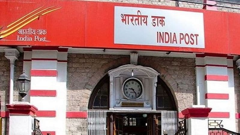 पोस्ट ऑफिस में 5 लाख रुपए की एफडी 5 के लिए करने पर 6.7 फीसदी ब्याज दर के साथ कुल 6,91,500 रुपए मिलते हैं। इसमें ब्याज का कुल फायदा 1,91,500 रुपए मिलता है। 6.7 फीसदी सालाना ब्याज दर के साथ पोस्ट ऑफिस में जमा रकम दोगुनी होने में करीब 129 महीने लगते हैं। (फाइल फोटो)