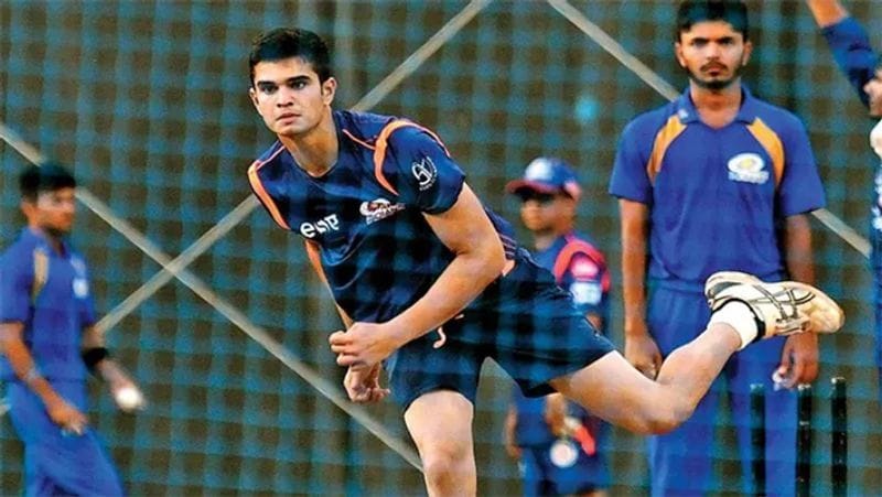 సచిన్ టెండూల్కర్ కొడుకు కావడం వల్లే అర్జున్ టెండూల్కర్ని సెలక్ట్ చేయలేదని, కొన్నేళ్లుగా నెట్స్లో అతని అంకితభావం, పట్టుదలకి మెచ్చే తీసుకున్నామని తెలిపాడు ముంబై కోచ్ మహేల జయవర్థనే...