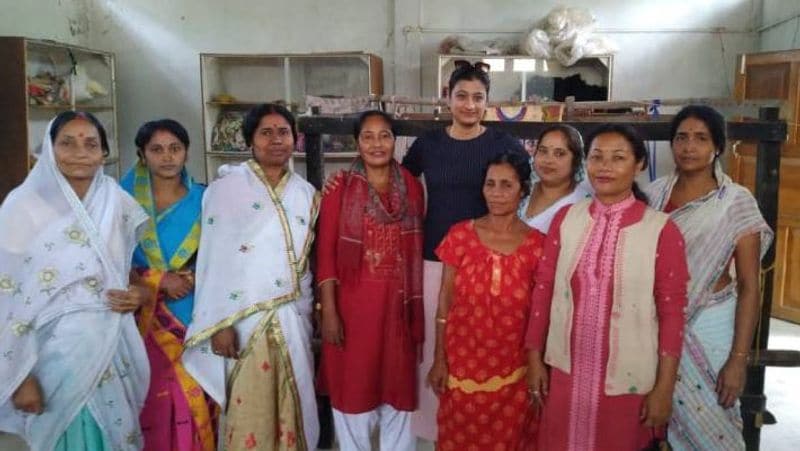 दिव्या अपने प्रोडक्ट्स के लिए कच्चा मटैरियल असम, मेघालय जैसे राज्यों से भी मंगाती हैं। दिव्या बताती हैं कि कोई भी प्रोडक्ट लॉन्च करने से पहले वे उसके बारे में अच्छे से रिसर्च करती हैं। जब वे कन्फर्म हो जाती हैं कि यह प्रोडक्ट ईको फ्रेंडली है, तब उसे लॉन्च करते हैं। आज दिव्या के पास 25 लोगों की टीम है, जो उनके काम में हाथ बंटाती है। 200 से ज्यादा महिलाएं उनके प्रोडक्ट्स से जुड़ी हैं।