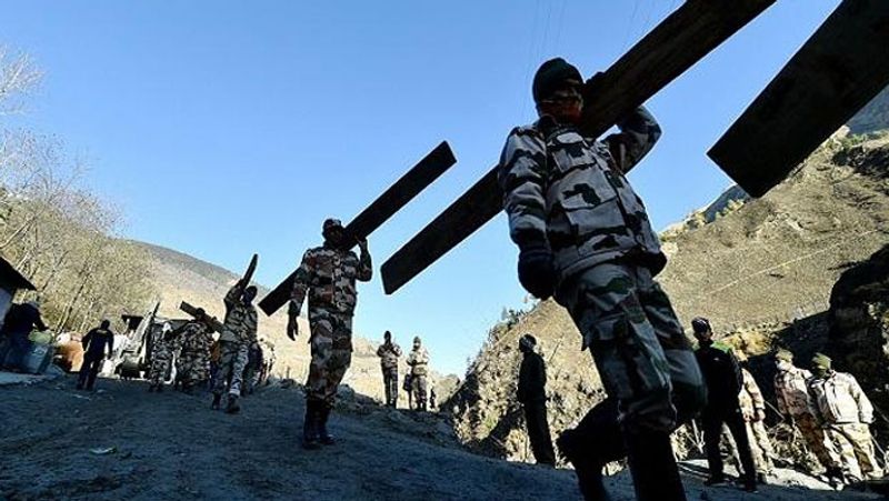 इस बीच बाढ़ में बह गए पुलों के निर्माण के लिए सेना युद्धस्तर पर काम कर रही है। कई गांवों का अभी संपर्क कटा हुआ है।