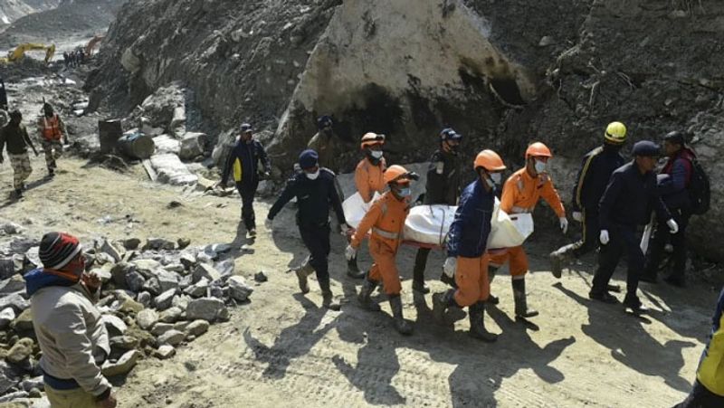 उत्तराखंड पुलिस के मुताबिक, ग्लेशियर टूटने के बाद आई आपदा में 206 लोग लापता हुए थे। इनमें अभी 154 लोगों की तलाश जारी है। लापता लोगों को ऋषिगंगा, धौलीगंगा और आस-पास की नदियों में तलाशा जा रहा है।