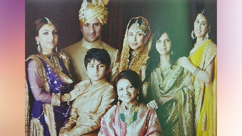 करीना कपूर ने सैफ अली खान से 16 अक्टूबर, 2012 को शादी की थी। निकाह के समय करीना ने सास शर्मिला टैगोर की शादी की ड्रेस पहनी थी, लेकिन रिसेप्शन में उन्होंने मरून और बरगंडी मिक्स लहंगा पहना था। इस पर बॉर्डर और ब्लाउज पर सीक्वंस, क्रिस्टल और सिल्वर थ्रेड वर्क किया गया था। करीना के इस खास लहंगे की कीमत करीब 50 लाख रुपए थी।