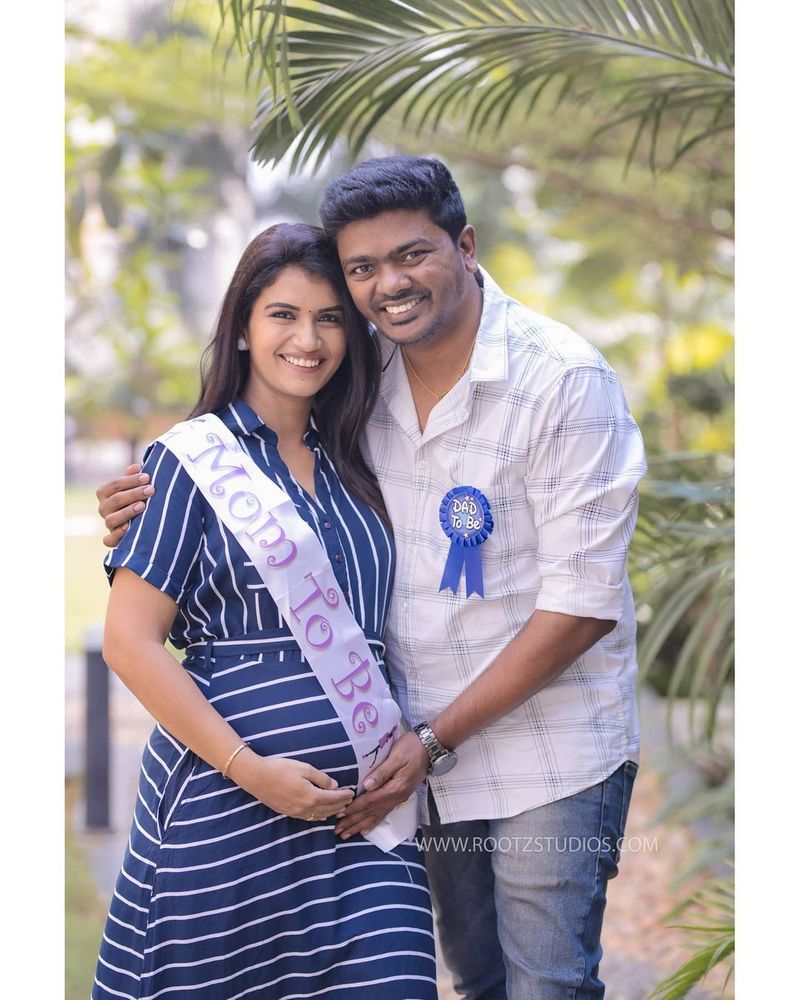 4 மாத கர்ப்பமாக இருக்கும் புகைப்படத்தை வெளியிட்டு நல்ல செய்தி சொன்ன ஸ்ரீதேவி மற்றும் அவருடைய காதல் கணவருக்கு சின்னத்திரை பிரபலங்களும், ரசிகர்களும் வாழ்த்து கூறி வருகின்றனர். 