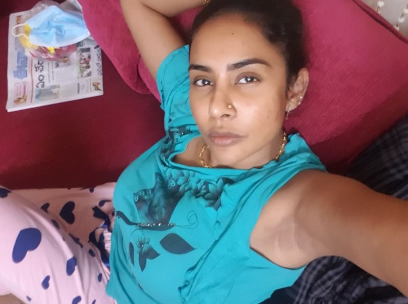 ఇందులో కొన్ని కామెంట్లపై శ్రీరెడ్డి స్పందించి `పెళ్లి కాకుండానే ప్రెగ్నెంట్ ఏంట్రా? వెదవల్లారా? గుడ్ న్యూస్ కోసం వెయిట్ చేయండి` అని పేర్కొంది.