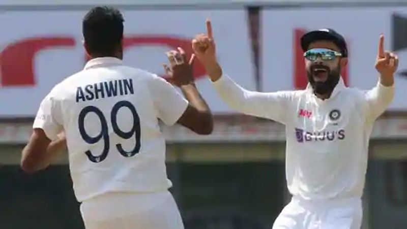 రెండో టెస్టులో ఇంగ్లాండ్పై చారిత్రక విజయం అందుకున్న భారత సారథి విరాట్ కోహ్లీ, స్వదేశంలో 21టెస్టు విజయాలు అందుకుని, ధోనీ రికార్డును సమం చేశాడు. ధోనీ 30 మ్యాచుల్లో 21 విజయాలు అందుకోగా, విరాట్ కోహ్లీ 28 టెస్టుల్లో 21 విజయాలు అందుకోవడం విశేషం...