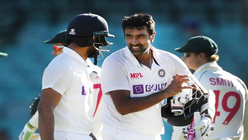 ‘‘మా నాన్న కూడా నేను డిఫెన్స్ ఆడితే, ఎప్పుడూ చప్పట్లు కొట్టి అభినందించలేదు. ఇప్పుడు ఇంత మంది నన్ను ఉత్సాహపరుస్తున్నారు. భాయ్... నువ్వు సెంచరీ పూర్తి చేయాలి. నీ కోసం నేను నిలబడతాను..’’ అని సిరాజ్ నాతో చెప్పాడు... ఆ మాటలు విని నాకు నమ్మకం పెరిగింది’ అంటూ చెప్పుకొచ్చాడు రవిచంద్రన్ అశ్విన్.