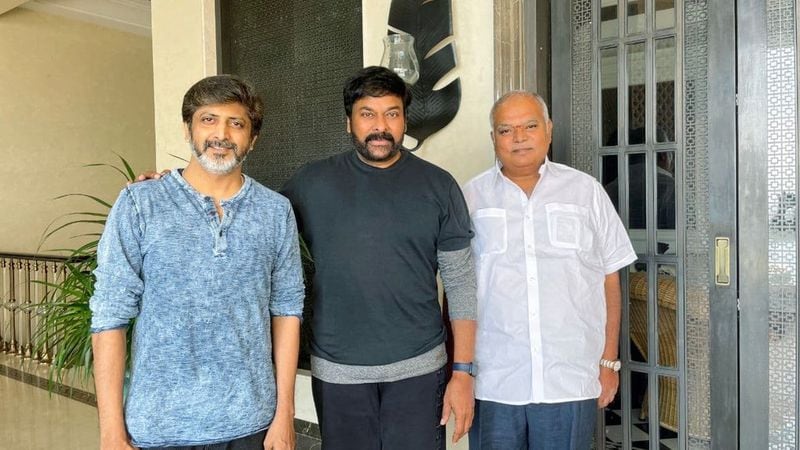 చిరంజీవి హీరోగా నటిస్తున్న మరో చిత్రం `లూసీఫర్` రీమేక్ ఇటీవల ప్రారంభమైంది. మలయాళ `లూసీఫర్`కిది రీమేక్. తమిళ దర్శకుడు మోహన్రాజా దర్శకత్వం వహిస్తున్నారు. ఈ చిత్రాన్ని కూడా పాన్ ఇండియా రేంజ్లో భారీ బడ్జెట్తో నిర్మించేందుకు ఎన్వీప్రసాద్ ప్లాన్ చేస్తున్నారు. ఇదే కాదు ఇకపై చిరంజీవి సినిమాలన్నీ పాన్ ఇండియా స్థాయిలో తెరకెక్కబోతున్నాయి.