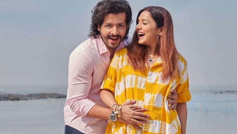 नीति और निहार की शादी को दो साल पूरे हो गए हैं। दोनों ने वेलेन्टाइन डे पर भी काफी प्यारी फोटो शेयर की थी।
