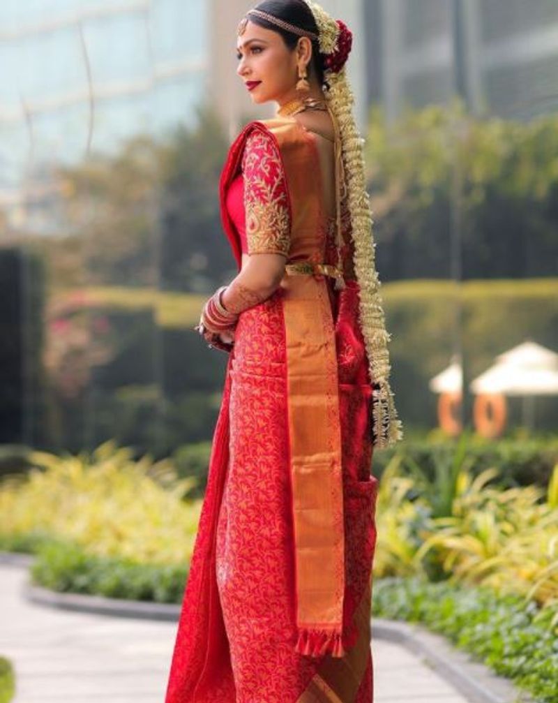 இரு தரப்பு பெற்றோர் சம்மதத்துடன் நடிகை ஷமதா அஞ்சான் காதலரை கரம் பிடித்துள்ளார்.