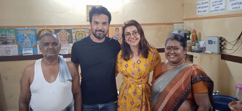 பொள்ளாச்சியில் உள்ள சாந்தி மெஸ் உணவகத்தில் காஜல் அகர்வால் மற்றும் அவருடைய கணவர் கவுதம் கிச்சலுவுடன் உணவருந்தி உள்ளார். அதுமட்டுமின்றி அந்த உணவகத்தை நடத்தும் தம்பதிகளுடனும் ஜோடியாக போட்டோ எடுத்து சோசியல் மீடியாவில் பதிவிட்டுள்ளார்