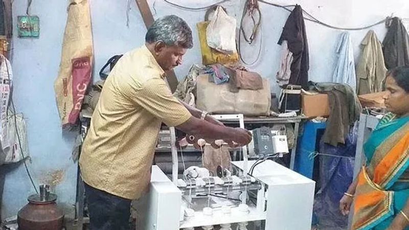 57 साल के मुरुगेसन बताते हैं कि केले की छाल के इस्तेमाल को लेकर लोग जागरूक नहीं थे। वे उसे फेंक देते थे या जला देते थे। लेकिन उन्होंने 2008 में केले की छाल(फाइबर) से जब रस्सी बनाने का काम शुरू किया, तब लोग चौकन्ने हुए। 