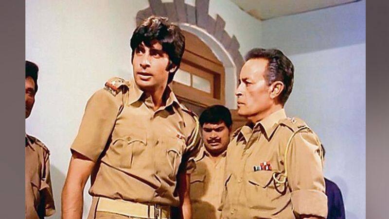 आखिर क्यों 22 फिल्मों में अमिताभ बच्चन का नाम रखा गया 'विजय', कम लोग जानते  है इसके पीछे का ये राज | amitabh bachchan completes 52 years in film  industry in 22