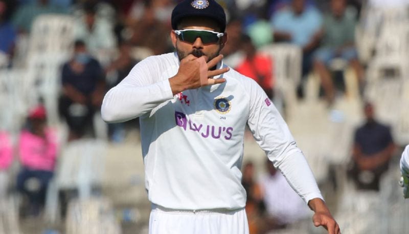 నిజానికి విరాట్ కోహ్లీ మరీ అంత ఘోరమైన ఫామ్లో ఏం లేడు. 2020 డిసెంబర్ నుంచి జరిగిన ఏడు ఇన్నింగ్స్ల్లో మూడు హాఫ్ సెంచరీలు చేశాడు కోహ్లీ. కానీ ఇంతకుముందులా హాఫ్ సెంచరీని, శతకంగా మార్చడంలో విఫలమవుతున్నాడు భారత సారథి...