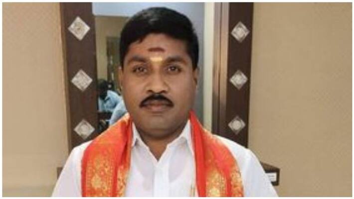 Tik Tok fameGP Muthu lodged a sensational complaint at the police station Tik Tok fameGP Muthu lodged a sensational complaint at the police station