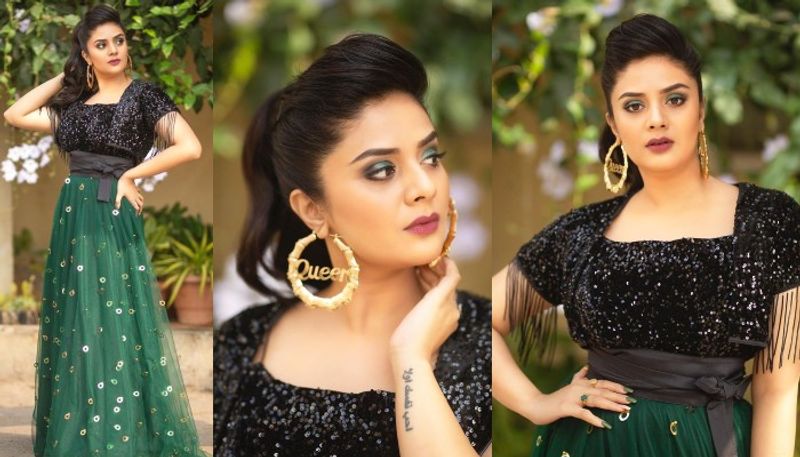 మొన్నటి వరకు గోవాలో తెగ ఎంజాయ్ చేసొచ్చింది శ్రీముఖి. ఇప్పుడు కొత్త బిజినెస్తో దూసుకుపోతుంది. అయితే యాంకర్గా చెప్పుకోదగ్గ పర్మినెంట్ షోస్ ఏవీ శ్రీముకి చేతులో లేకపోవడం గమనార్హం.