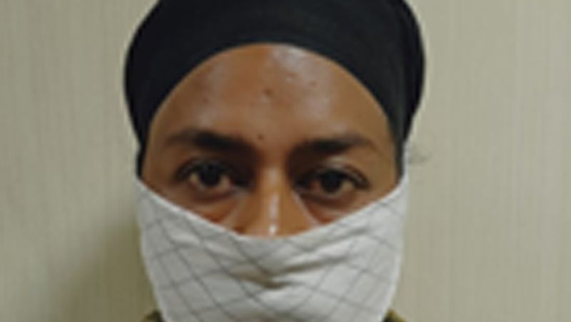 पूछताछ के दौरान मनिंदर सिंह ने दिल्ली पुलिस को बताया कि वह सिंघू बॉर्डर पर जाता था। वह धरना स्थल पर किसान नेताओं द्वारा दिए गए भाषणों से प्रभावित होता था। मनिंदर सिंह ने खुलासा किया कि उसने 26 जनवरी को ट्रैक्टर रैली में शामिल होने के लिए अपने पड़ोस के पांच लोगों को भी बुलाया।
