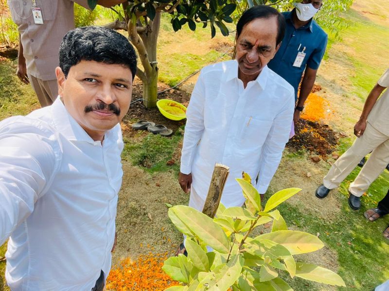 తెలంగాణ ముఖ్యమంత్రి కేసీఆర్ జన్మదినం సందర్భంగా గ్రీన్ ఇండియా ఛాలెంజ్లో భాగంగా చేపట్టిన “కోటి వృక్షార్చన” కార్యక్రమం రాష్ట్రవ్యాప్తంగా విజయవంతమైంది.