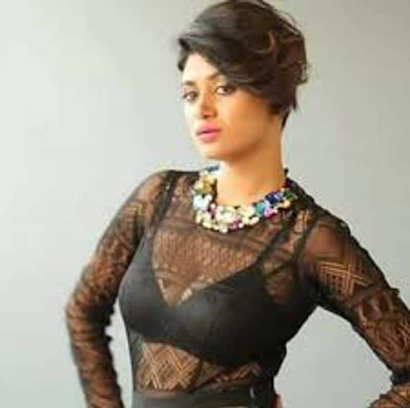 actress oviya web series release date announced