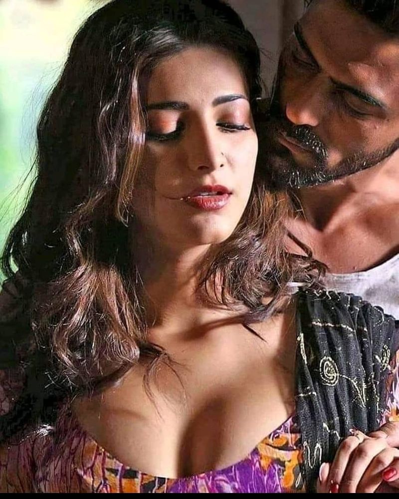 అలాగే `పిట్టకథలు` అనే ఓ వెబ్ సిరీస్లో బోల్డ్ రోల్ చేసింది శృతి హాసన్.