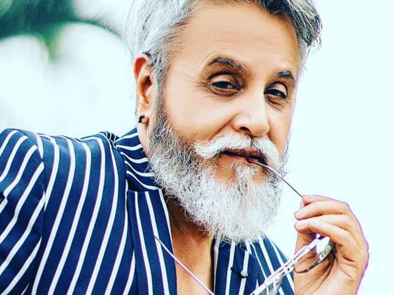 मोटापे से परेशान दिनश की फिटनेस देखकर लोग हैरान होने लगे। ऐसे में उनके फिजियो थैरेपिस्ट ने उन्हे मॉडलिंग करने का सुझाव दे दिया। 128 किलोग्राम वजन कम करके दिनेश सुर्खियों में आ गए।