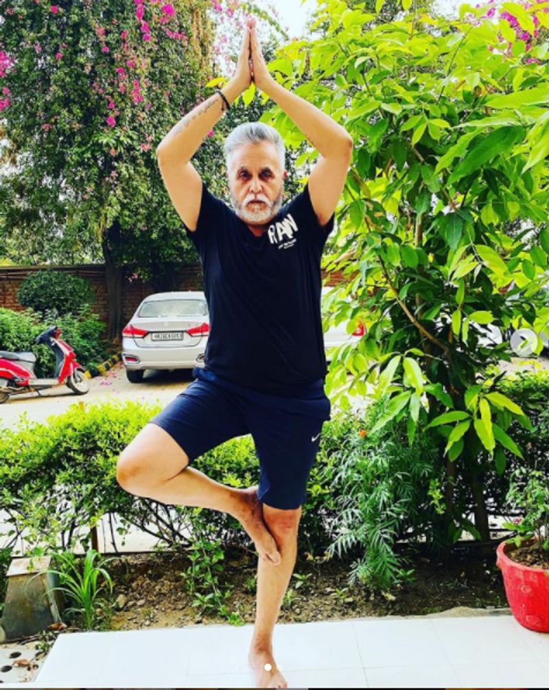 यहां बहन के घर उन्होंने अपने हालात सुधारने एक जिम ज्वाईन किया। दिनेश हर दिन 1 घंटे की एक्सरसाईज़ करते थे, 40 मिनट तक कार्डियो, 20 मिनट तक वेट ट्रेनिंग और 50 पुश अप करने लगे। जिम उनकी जिंदगी में काफी बदलाव लेकर आया।
