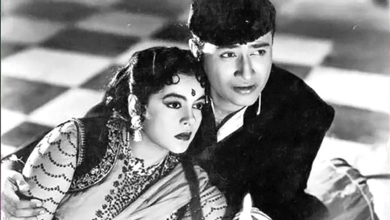 60 का दशक आते-आते नलिनी को फिल्में मिलना बंद हो गई थीं। इसके बाद उन्होंने खुद इंडस्ट्री से दूरी बना ली और अपनी पर्सनल लाइफ में बिजी हो गईं। हालांकि, 1983 में उन्होंने फिल्म नास्तिक में अमिताभ बच्चन की मां का किरदार निभाया था। 