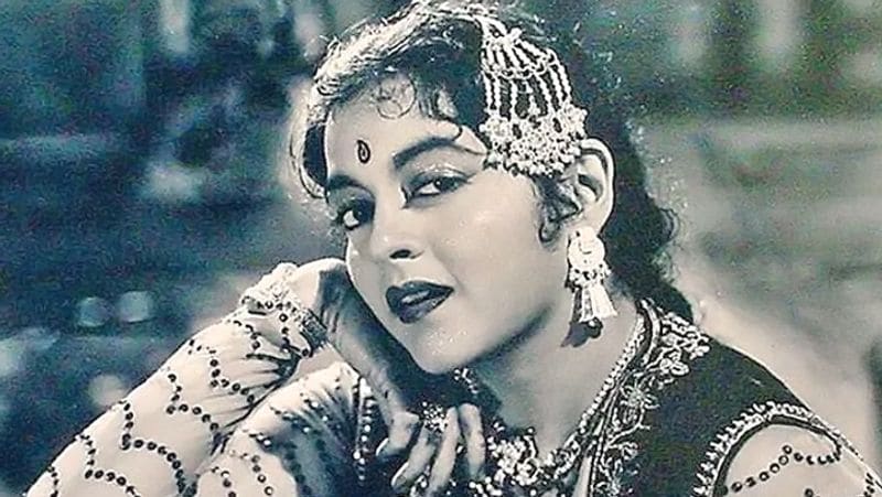 हालांकि जिदंगी के आखिरी वक्त में उनके पास अपना कोई नहीं था। वे अकेली ही रहती थीं। यहां तक की उनके पास खर्चा चलाने तक के पैसे नहीं थे। 20 दिसंबर, 2010 को बेहद अकेलेपन में उनकी मौत हो गई। 