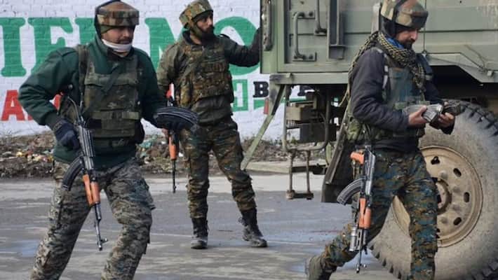 Jammu & Kashmir terrorists fired in Sonwar area of Srinagar KPP Jammu & Kashmir terrorists fired in Sonwar area of Srinagar KPP