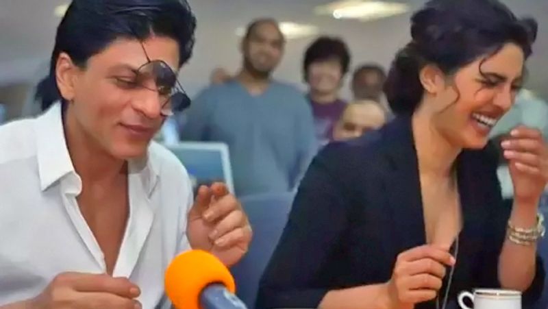 वैसे प्रियंका चोपड़ा के इंडस्ट्री में कईयों के साथ लिंकअप के किस्से आए। इनमें हरमन बवेजा, शाहिद कपूर, अक्षय कुमार के अलावा उनका नाम हॉलीवुड एक्टर गेरार्ड बटलर तक से जुड़ चुका है।