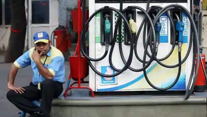 IOCL Petrol-Diesel Price, 8 Nov 2021, Petrol price here in the country is Rs 87.10 per liter ,today rate VAT rps