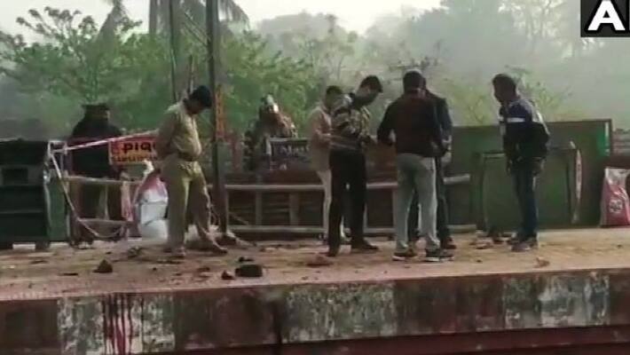 Mamata Banerjee targets railway over attack on jakir Hossain source said blast result of internal feud bsm Mamata Banerjee targets railway over attack on jakir Hossain source said blast result of internal feud bsm