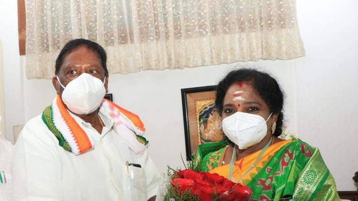 Puducherrys Super Chiefminister is Tamilisai ... former Chief Minister slam.! Puducherrys Super Chiefminister is Tamilisai ... former Chief Minister slam.!