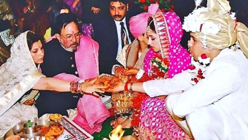 रिंकी खन्ना आखिरी बार फिल्म 'चमेली' में नजर आई थीं। इसके बाद उन्होंने फरवरी, 2003 में बिजनेसमैन समीर सरन के साथ शादी कर ली। शादी के बाद रिंकी खन्ना ने बॉलीवुड से पूरी तरह किनारा कर लिया और अपनी फैमिली लाइफ में बिजी हो गईं।
